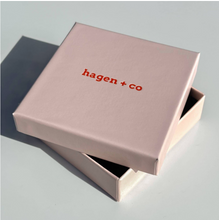 Load image into Gallery viewer, Hagen + Co : Clover Drop - Pearl
